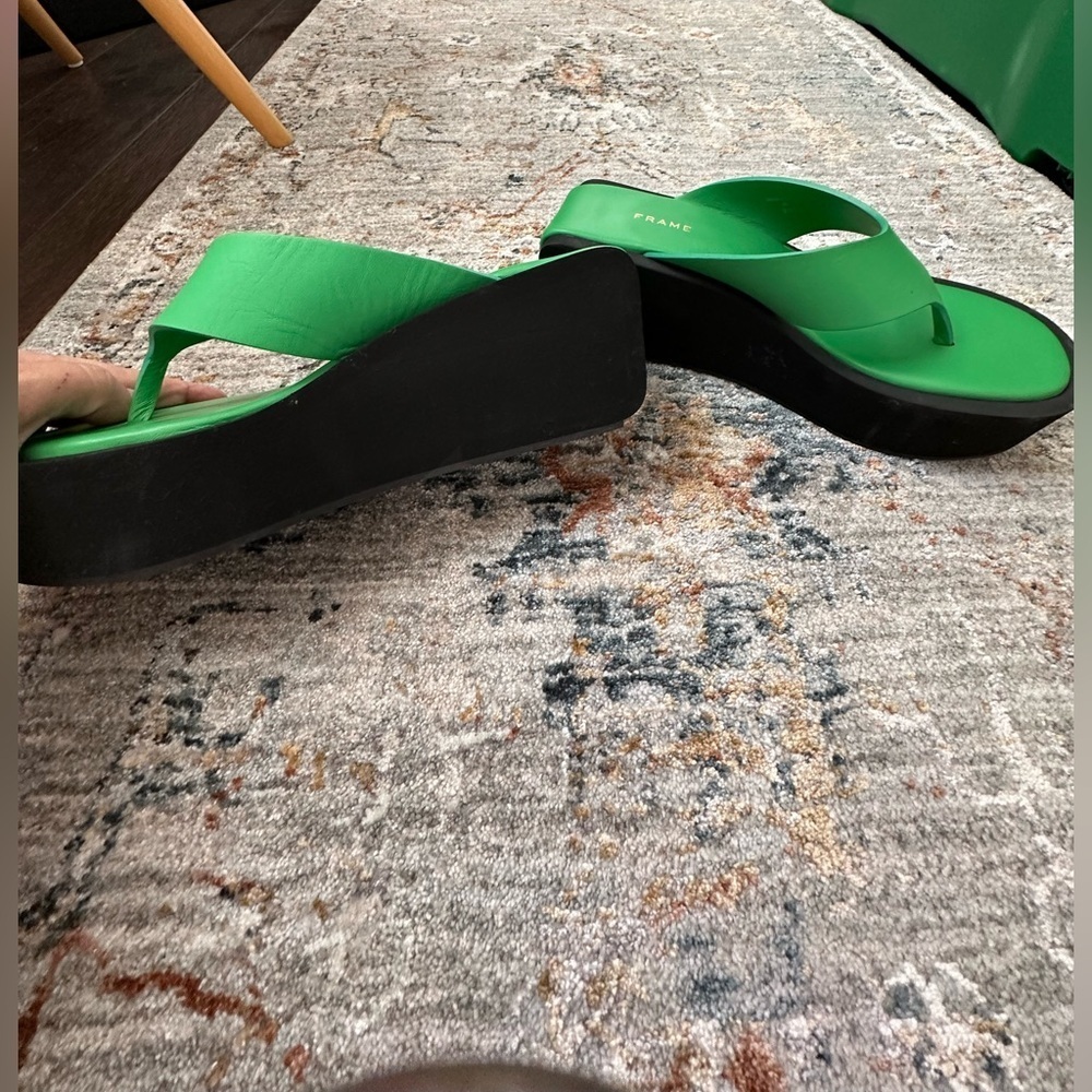 FRAME Le Ocean Platform Wedge Flip Flop Sandals Grass Green NWOT 7.5 - Picture 10 of 10